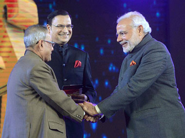 What Aap Ki Adalat's 21st anniversary tells us: Even journos can't ignore Bollywood glam What Aap Ki Adalat's 21st anniversary tells us: Even journos can't ignore Bollywood glam