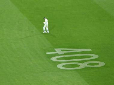 Michael Clarke has shown unbelievable courage, says Steve Smith Michael Clarke has shown unbelievable courage, says Steve Smith