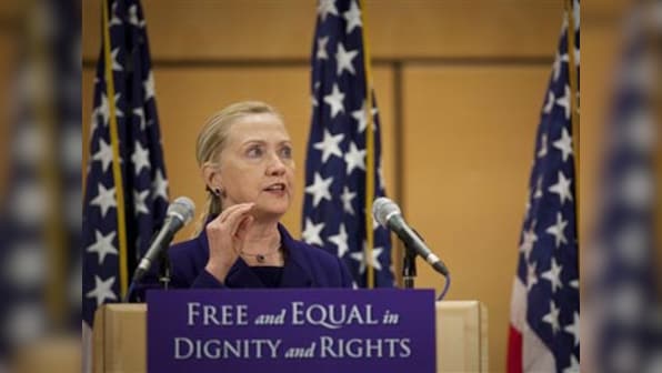 Hillary Clinton backs federal probe into chokehold, Ferguson deaths