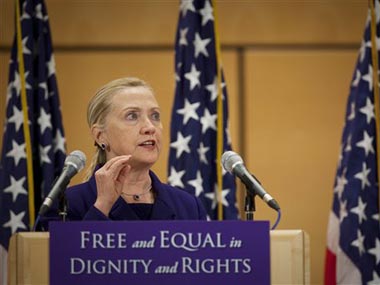 Hillary Clinton backs federal probe into chokehold, Ferguson deaths Hillary Clinton backs federal probe into chokehold, Ferguson deaths