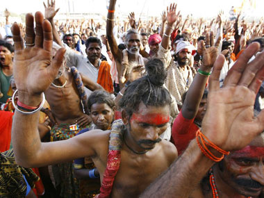 Ghar Wapsi in Chennai: Hindu outfit 'reconverts' nine Christians Ghar Wapsi in Chennai: Hindu outfit 'reconverts' nine Christians