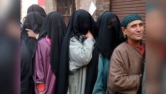 Live: J&K records 49% voting,  Jharkhand figure stands at 61.08% during fourth phase 