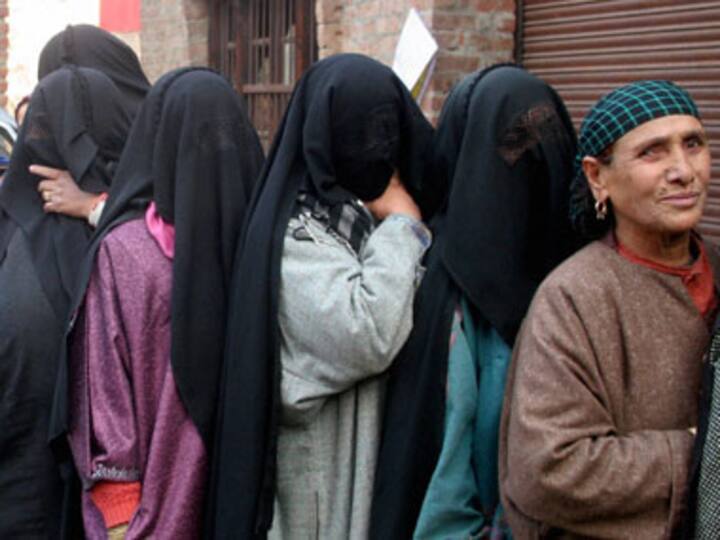 Live: J&K records 49% voting,  Jharkhand figure stands at 61.08% during fourth phase 