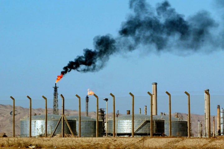 Global oil firms to cut investment spending by over 25% in 2015