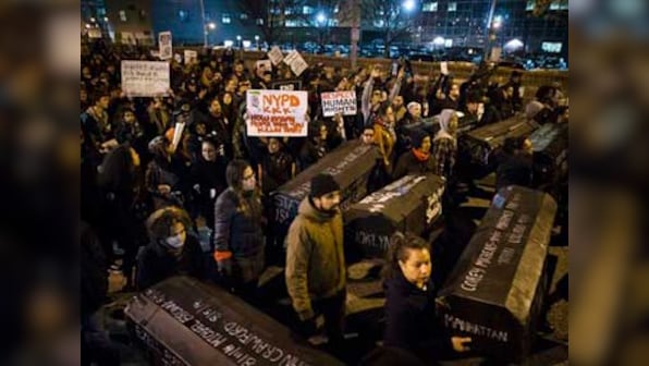 Chokehold death: In California, protesters bring train to a standstill
