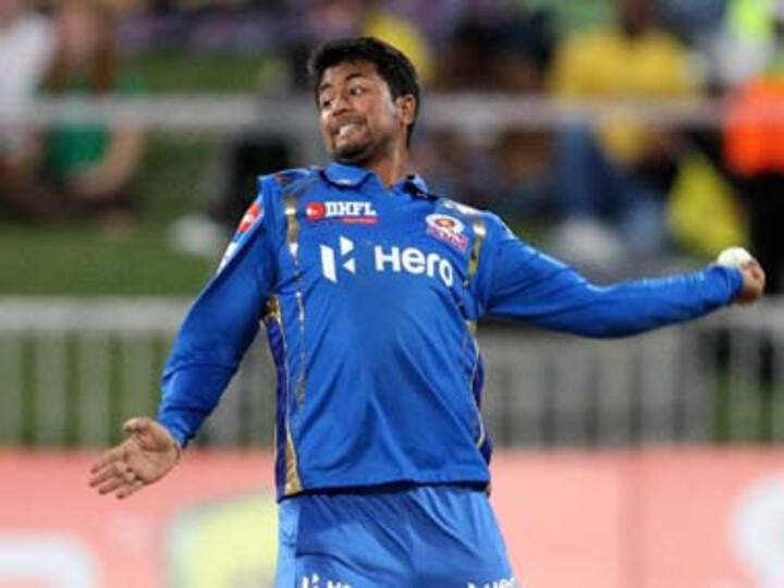 BCCI bans Pragyan Ojha from bowling because of illegal action