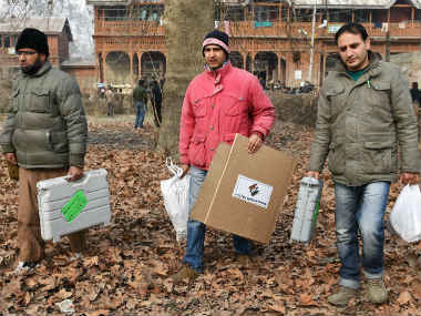 Voting begins on a sluggish note in fourth phase of J&K polls Voting begins on a sluggish note in fourth phase of J&K polls