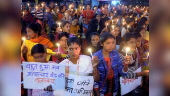 Delhi Live: Cab drivers protest against ban on Uber services