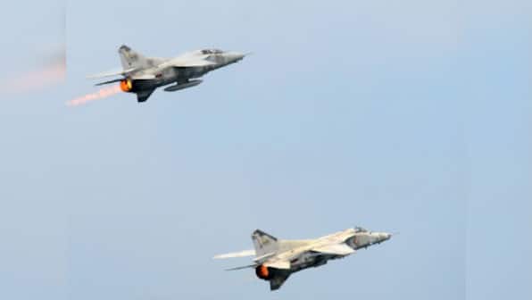 Sri Lanka air force plane crashes, 4 killed 