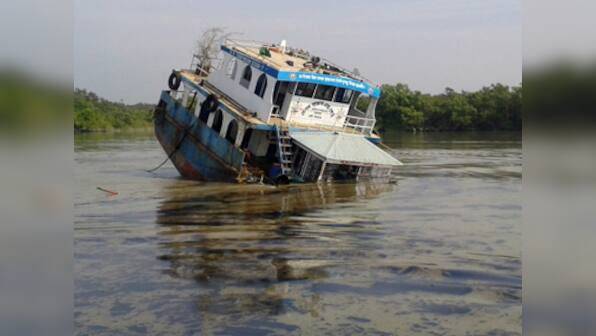 Point of no return? Bangladesh begins Sunderbans oil spill clean-up with sponges, sacks