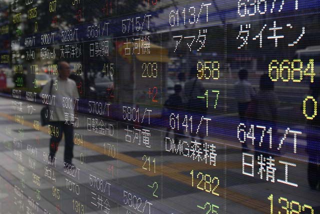 Dow ends over 18000 for first time ever as US GDP is at best pace in 11 years Dow ends over 18000 for first time ever as US GDP is at best pace in 11 years