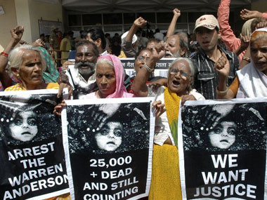 People in US, India feel Union Carbide should face Indian courts over Bhopal tragedy: Survey People in US, India feel Union Carbide should face Indian courts over Bhopal tragedy: Survey