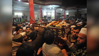 Boy oversleeps due to faulty alarm, escapes Peshawar school attack