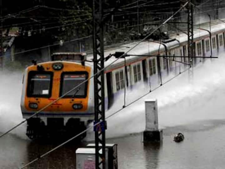 Pollution on tracks: Green panel asks railways to penalise violators