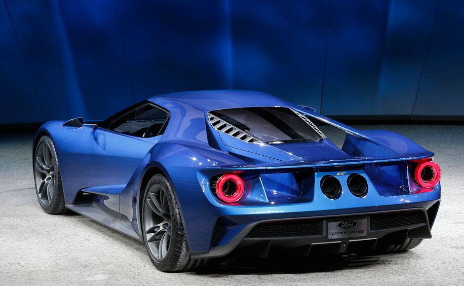 The Ford GT, which goes into production in 2016, is displayed during the first press preview day of the North American International Auto Show in Detroit, Michigan, January 12, 2015. REUTERS