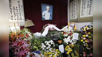 Chinese mourn leader, ousted after Tiananmen, on tenth death anniversary