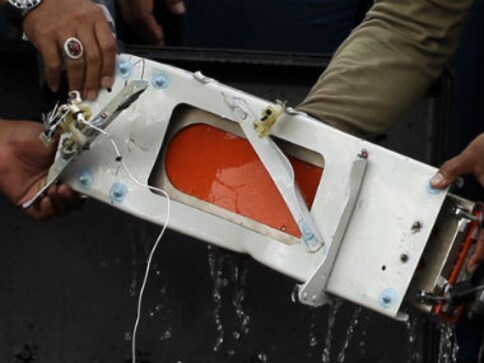 Singapore navy locates fuselage of crashed AirAsia flight at bottom of Java Sea Singapore navy locates fuselage of crashed AirAsia flight at bottom of Java Sea