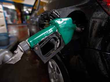 Fuel Subsidy: Oil Ministry seeks Rs 22,101crore for H2 2014-15 Fuel Subsidy: Oil Ministry seeks Rs 22,101crore for H2 2014-15