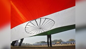 Woman who saved lives during Muzaffarpur riots hoists tricolour in Bihar Congress office
