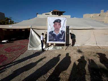 Family of Jordanian pilot held by IS demands wants more info from govt Family of Jordanian pilot held by IS demands wants more info from govt