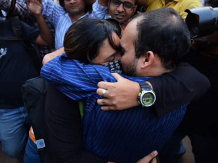 Kerala professor pulled up for participating in 'Kiss in the Street' protest