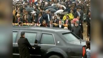 In a break from tradition, Obama arrives in own vehicle for Republic Day parade