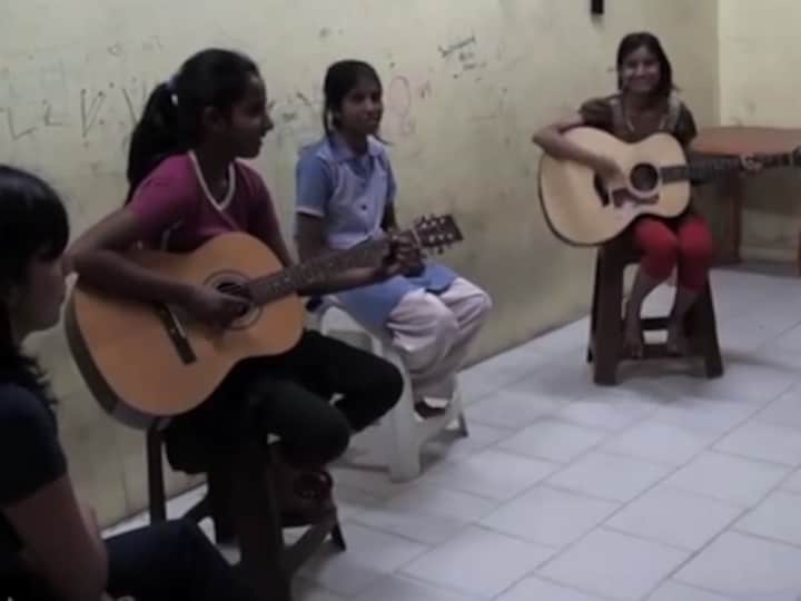 Watch: Basti kids in Delhi sing Green Day's Boulevard of Broken Dreams