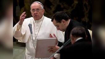 Pope Francis praises large families after telling Catholics not to breed like rabbits