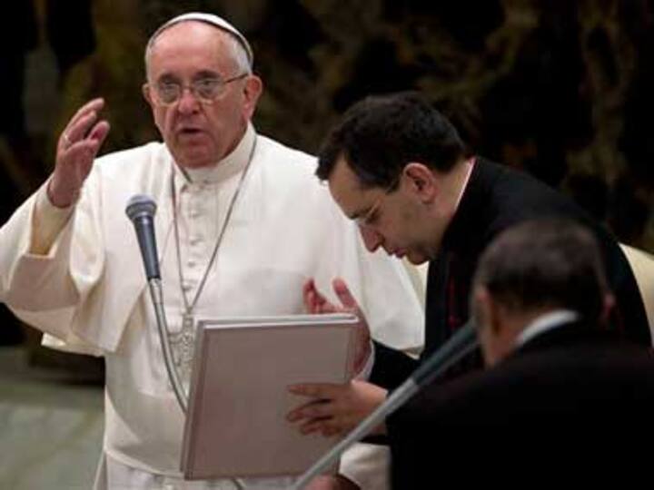 Pope Francis praises large families after telling Catholics not to breed like rabbits