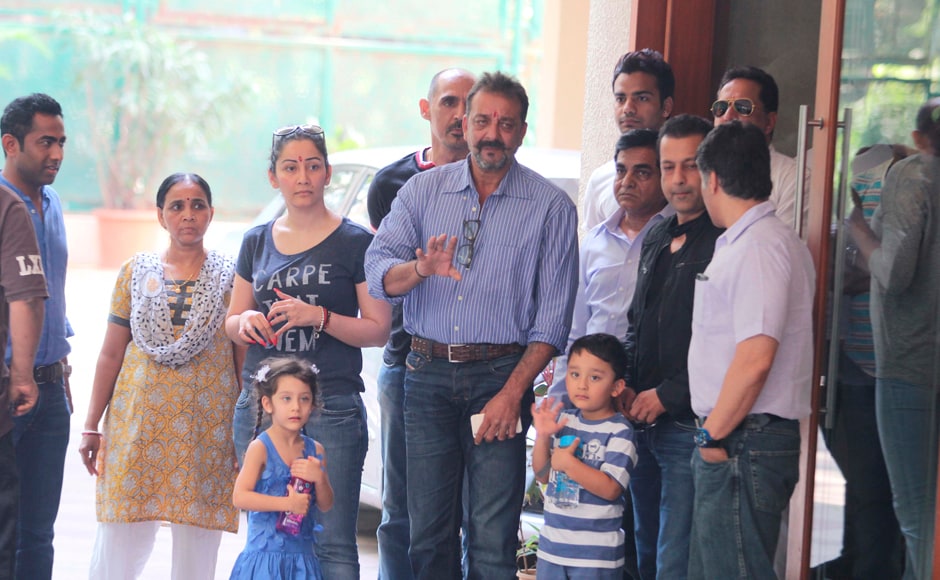 Sanjay Dutt had received furlough to see in the New Year with his family, but did not get an extension because the process was not completed on time: Firstpost Sanjay Dutt had received furlough to see in the New Year with his family, but did not get an extension because the process was not completed on time: Firstpost
