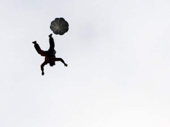 New Zealand: All passengers, crew parachute to safety as skydiving plane crashes New Zealand: All passengers, crew parachute to safety as skydiving plane crashes