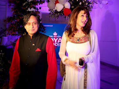 Following Shashi Tharoor's plea, HC asks Arnab Goswami, Republic TV to respect 'right to silence' Following Shashi Tharoor's plea, HC asks Arnab Goswami, Republic TV to respect 'right to silence'