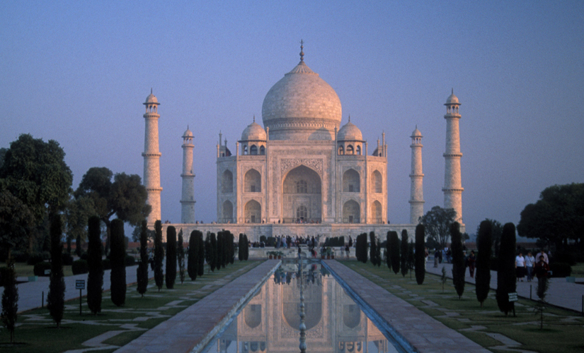 British-era copper chandelier comes crashing down at the Taj Mahal, ASI launches probe British-era copper chandelier comes crashing down at the Taj Mahal, ASI launches probe