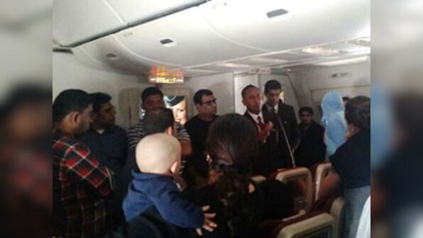 Etihad passengers complain of 12-hour wait on tarmac without food or water