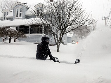 Winter storm threatens heavy snow, sleet from US Midwest ...