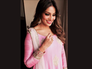 Horror queen Bipasha Basu to introduce new season of 'Aahat' Horror queen Bipasha Basu to introduce new season of 'Aahat'