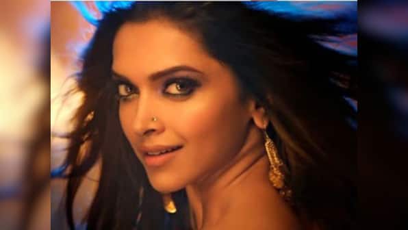 The hypocrisy of Bollywood award shows: Deepika praises Kangana with elegant slyness  