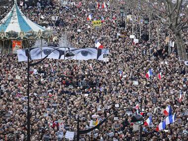 No tear gas, no angry demands: Quarrelsome French march against terrorism in biggest rally in Paris