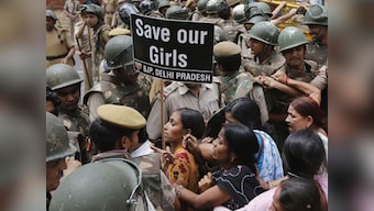 What’s wrong with Delhi? Cops all over but auto driver attempts rape on Russian model