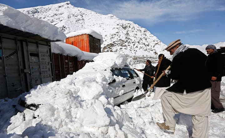 Over 180 dead in Afghanistan in worst avalanches in 30 years