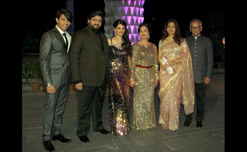 From Amitabh Bachchan to Sreesanth: Celebrities, netas at Rahul and Aditi Thackeray's wedding reception From Amitabh Bachchan to Sreesanth: Celebrities, netas at Rahul and Aditi Thackeray's wedding reception