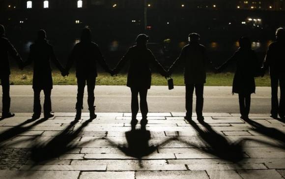 At least 19 killed in attack on Shi'ite mosque in Pakistan At least 19 killed in attack on Shi'ite mosque in Pakistan