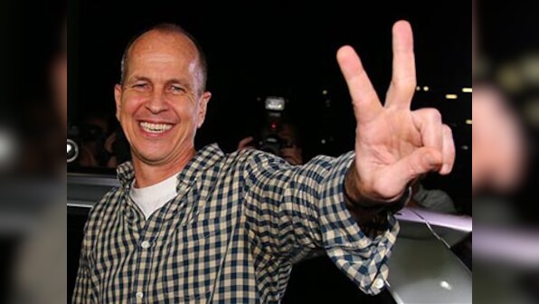  Freed Al-Jazeera reporter Peter Greste struggled to leave jailed colleagues 