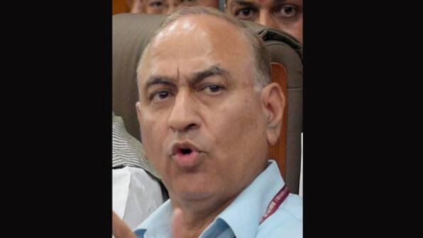 Anil Goswami sacked for stalling arrest of Matang Sinh, Goyal replaces him as Home Secy