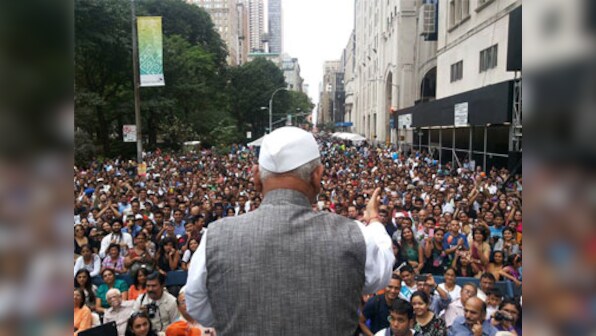 Ahead of Anna Hazare's Land Act protest, Union minister snubs him