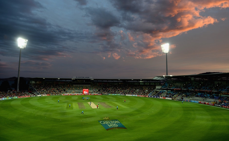 Bangla stadium. Вануату стадион. Стадион УНАМ, Виндхук. Cricket ground. Стадион похожий на волнистый веер.