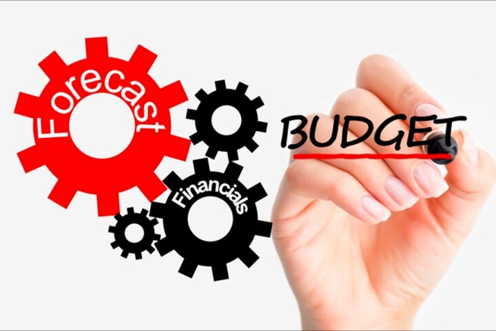 BJP hails Budget 2015 as pragmatic, Cong slams it as for being pro-corporate BJP hails Budget 2015 as pragmatic, Cong slams it as for being pro-corporate