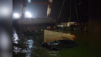 Twenty missing as boat carrying migrants sinks near Bangladesh