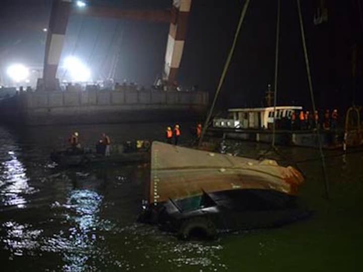 Twenty missing as boat carrying migrants sinks near Bangladesh