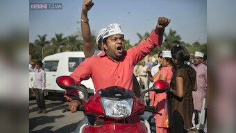 Delhi polls 2015: In last mile effort, parties rush to woo trading community's vote